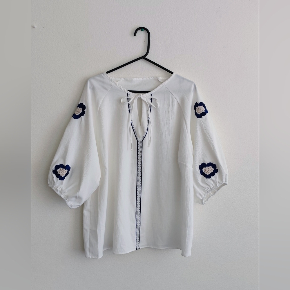 Ana-Kaci White Floral Embroidered Blouse